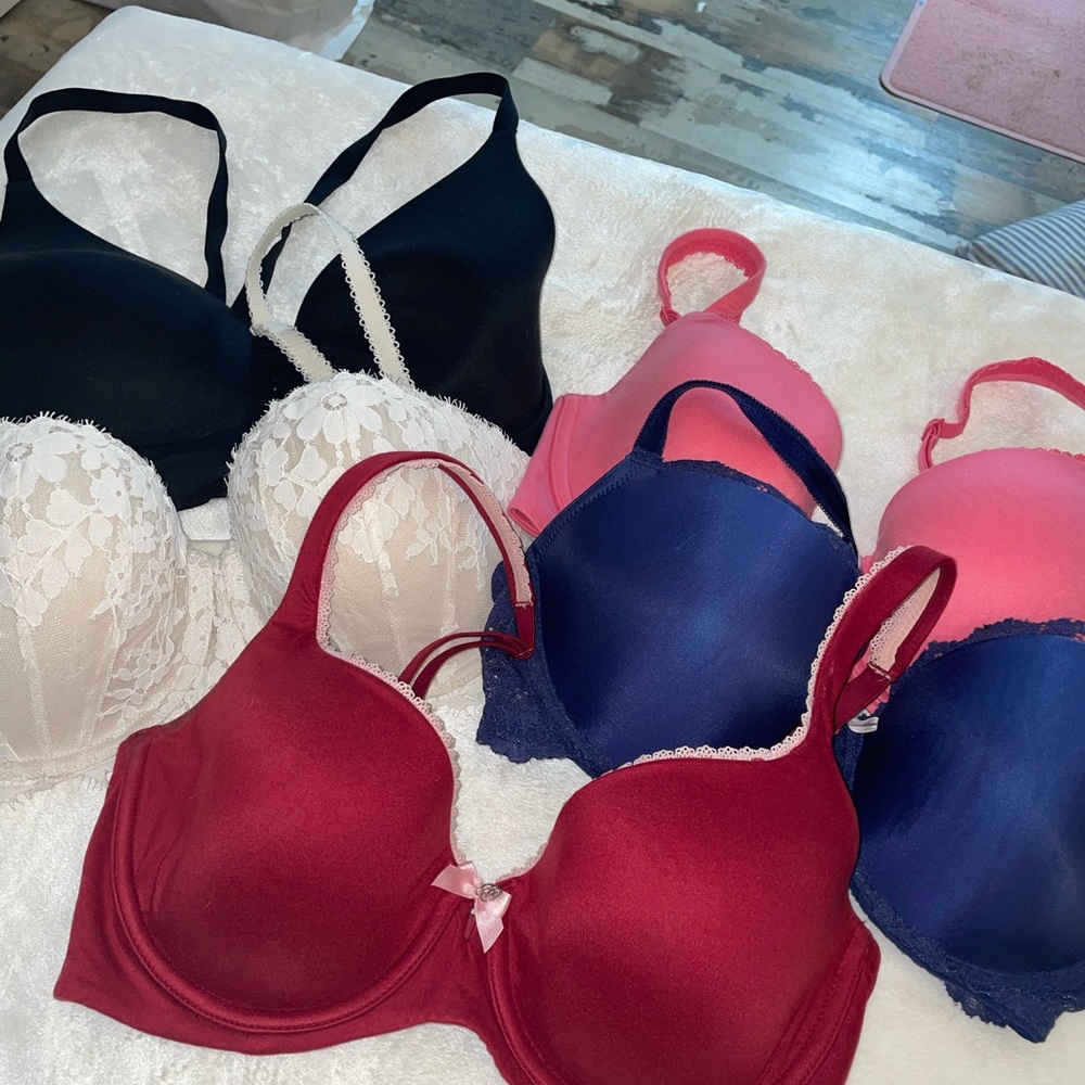 32D VS (5) Bra Bundle